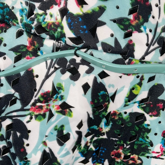 Dress - Picture 4 of 5